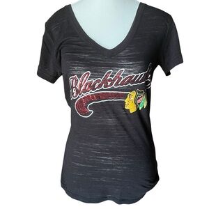 Soft As A Grape Women's S Chicago Blackhawks Stylish Black‎ V-Neck Tee Hockey